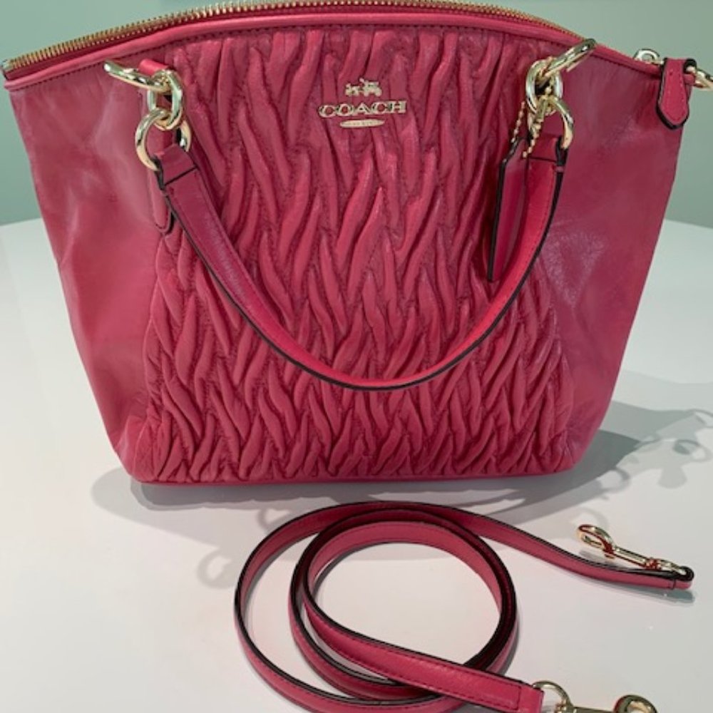 NWOT Genuine Coach Pink Leather Handbag w/shoulder strap